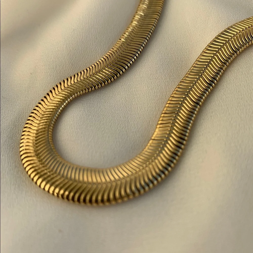 Waterproof gold plated herringbone snake thick necklace - Picture 4 of 4